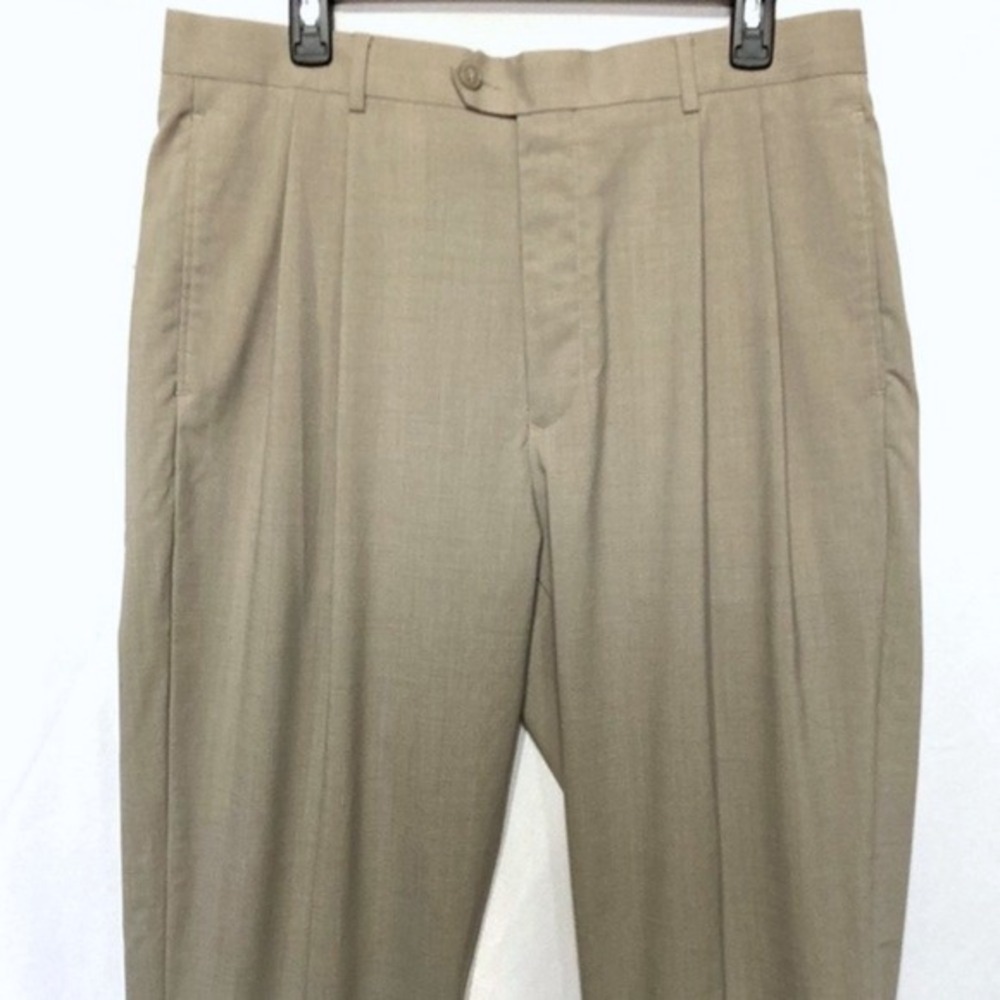Roundtree & Yorke Easy Care Khaki Pleated Wool Blend Dress Pants 36x32 Tan - Picture 2 of 6